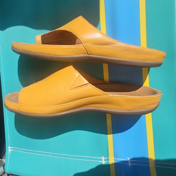 Yellow Strive Slide Sandals, Size 9, Worn Once - Picture 3 of 5